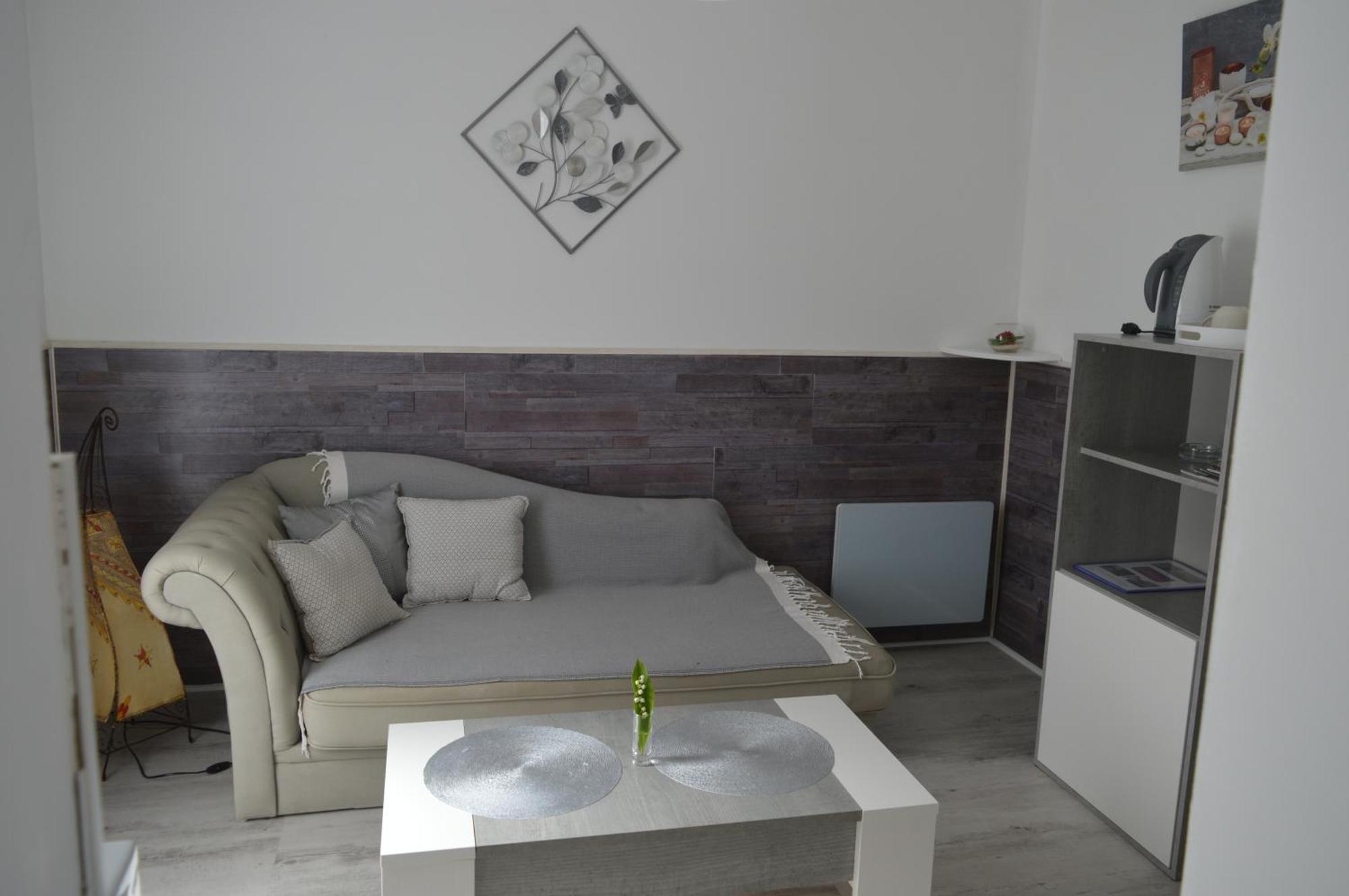 Au Coeur Du Bien Etre, Chambre D'Hotes Avec Piscine Chauffee Et Couverte, Spa, Sauna, Massages Monteaux Dış mekan fotoğraf