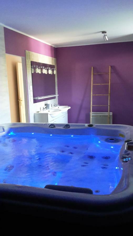 Au Coeur Du Bien Etre, Chambre D'Hotes Avec Piscine Chauffee Et Couverte, Spa, Sauna, Massages Monteaux Dış mekan fotoğraf